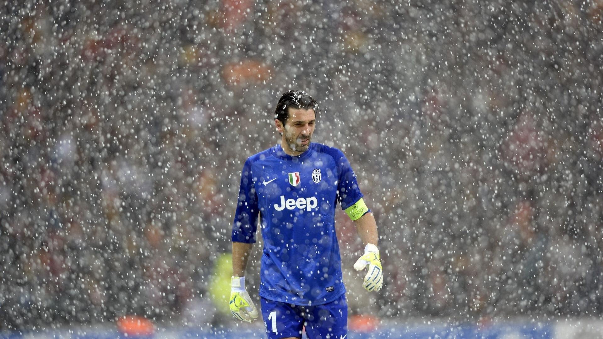 【爱体育官网】百米飞人巅峰对决 新星闪耀