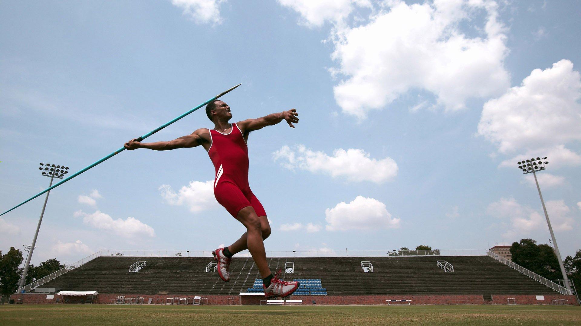 UFC 296上演巅峰对决，莱昂成功卫冕