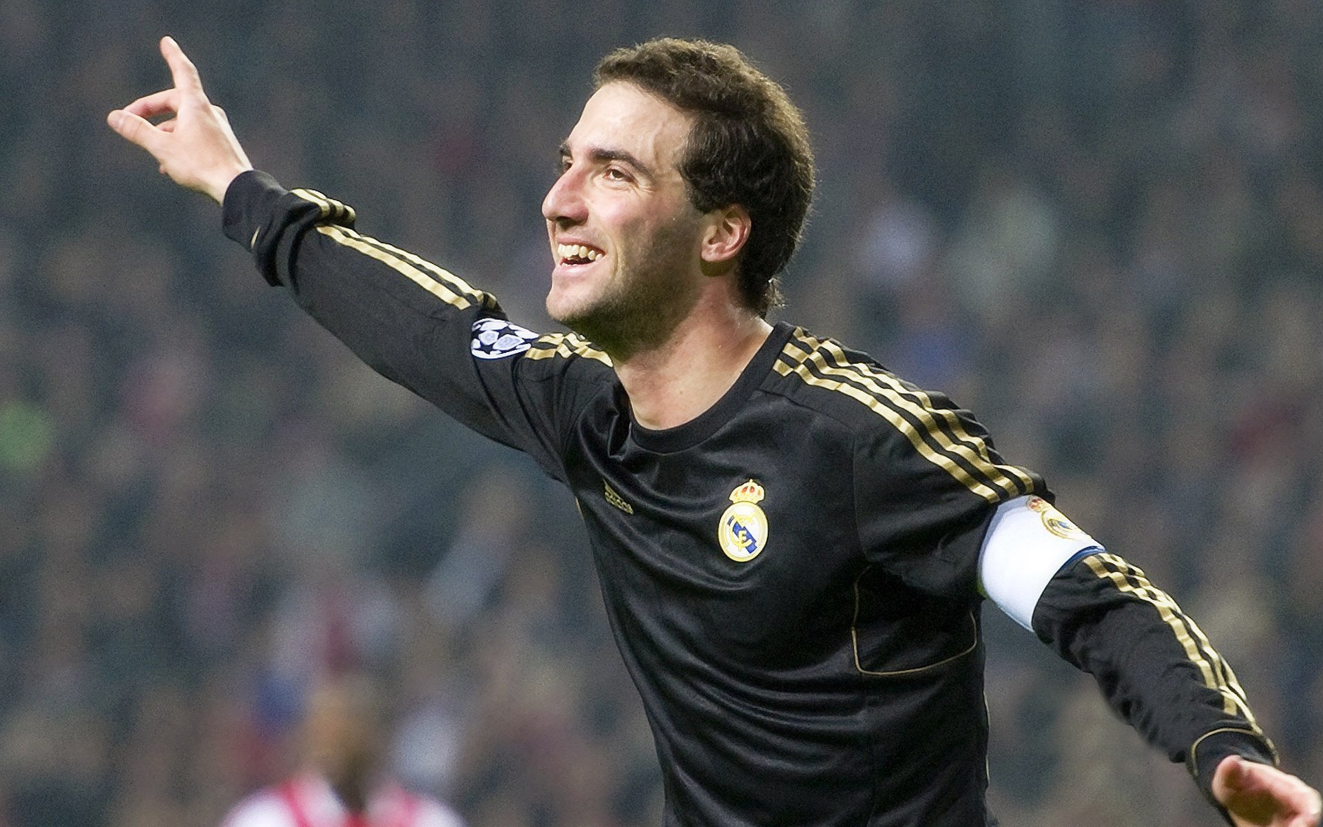 全国羽毛球锦标赛圆满落幕，新锐选手斩获双冠王