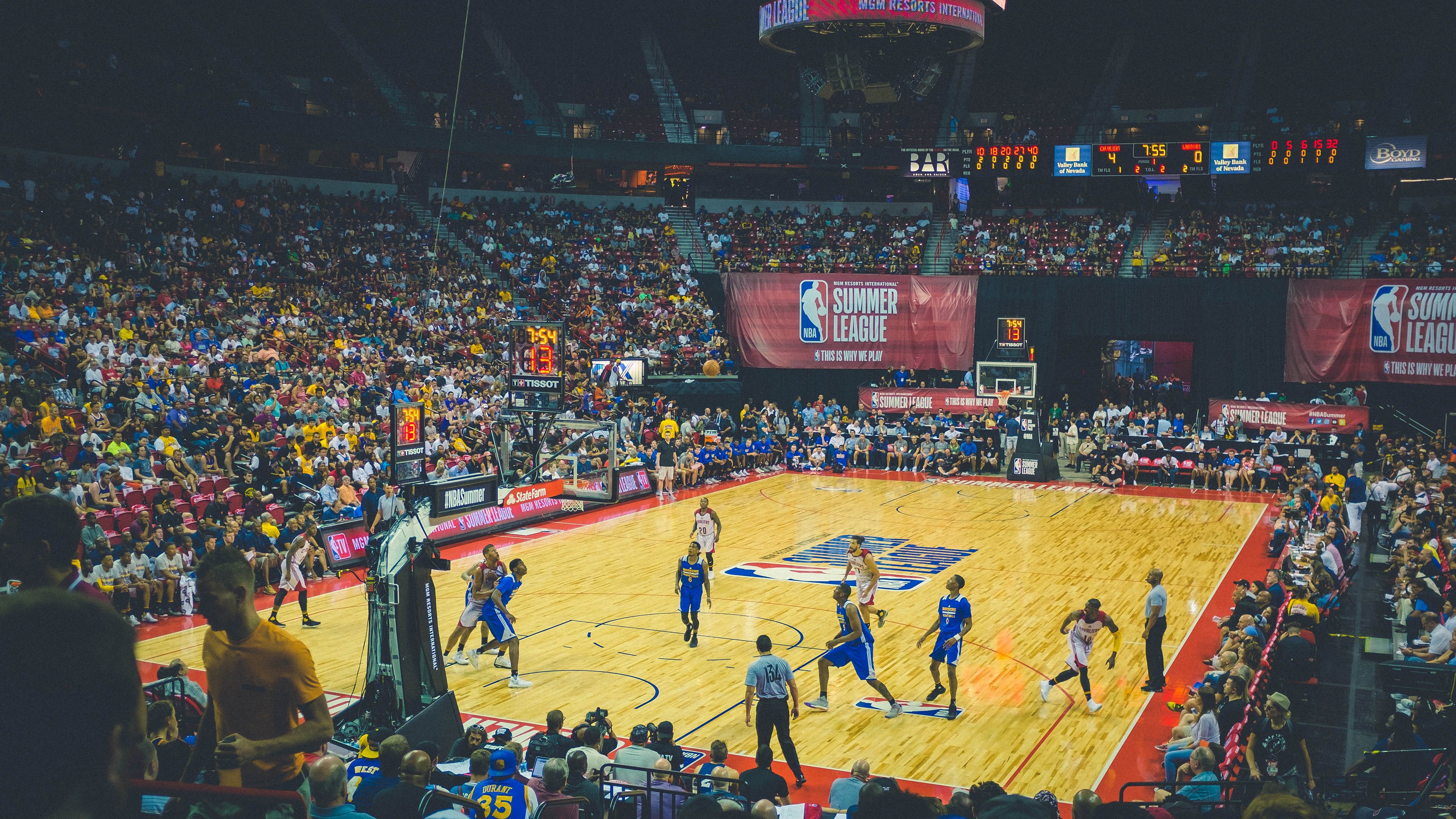 纳达尔关键破发点制胜 鏖战五盘晋级法网半决赛